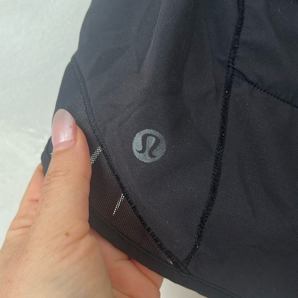 Lululemon Hotty Hot Low Rise Shorts size 10 Black 2.5 inch inseam - Picture 7 of 9